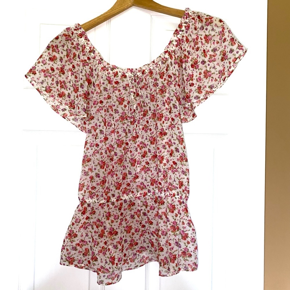Forever 21 women’s floral blouse (peplum style)